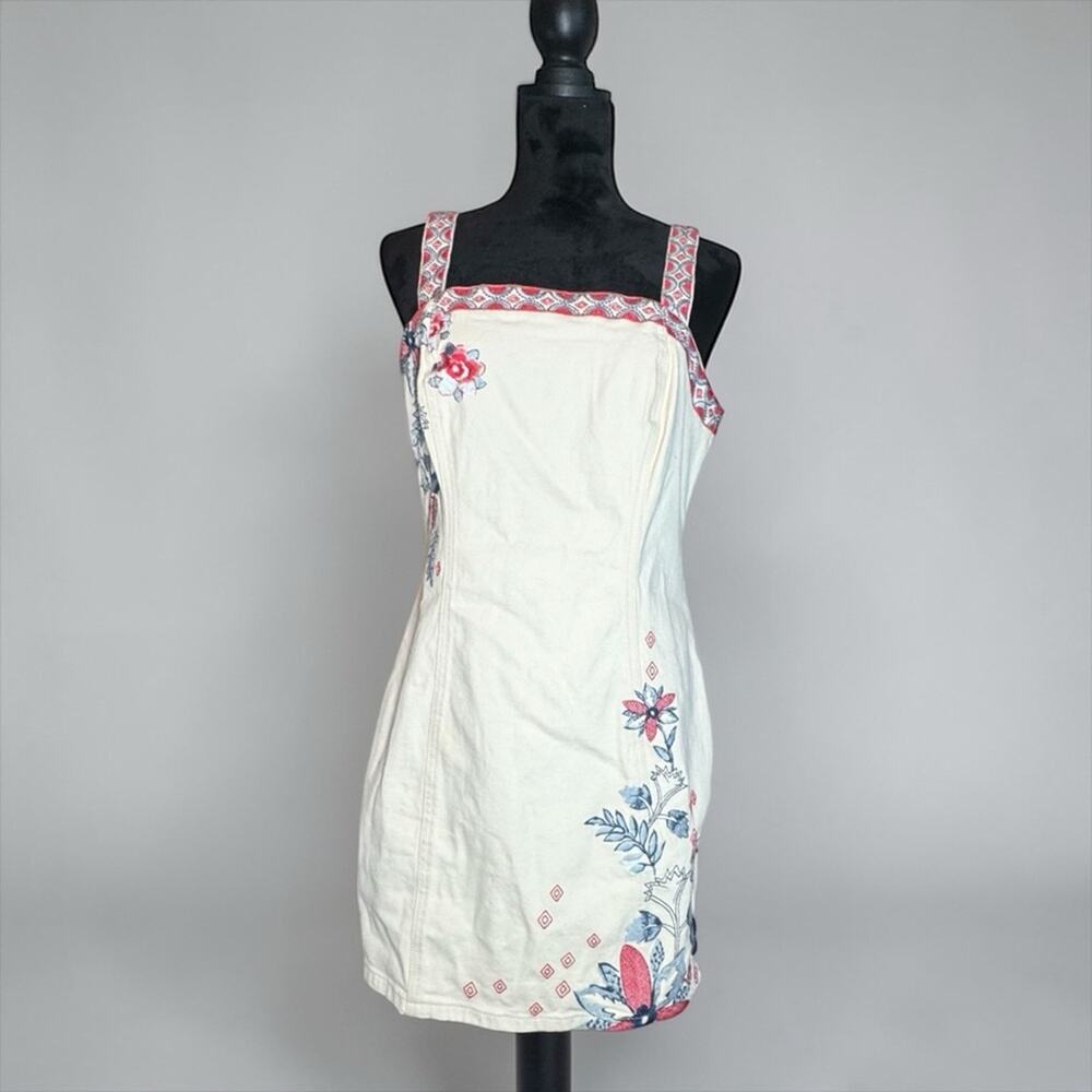 Shyanne Women's Americana Embroidered Denim Dress NWT